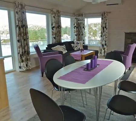 بيت للعطل Lille Haugesund 8x Incl Motorboot Hagland