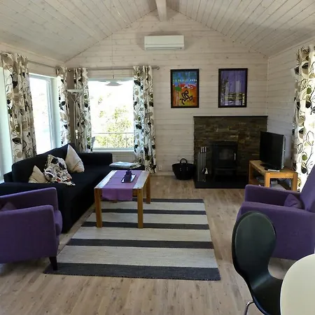 Lille Haugesund 8x Incl Motorboot * Hagland